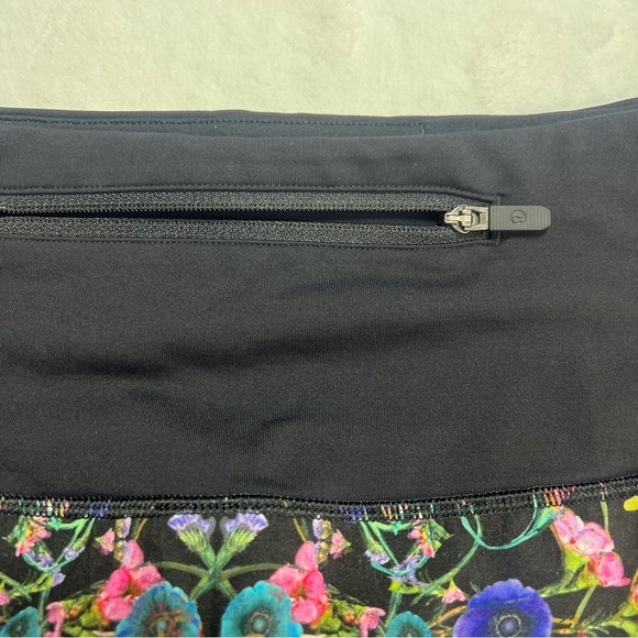 Lululemon speed up high rise Floral Black Women's Shorts - Picture 6 of 7